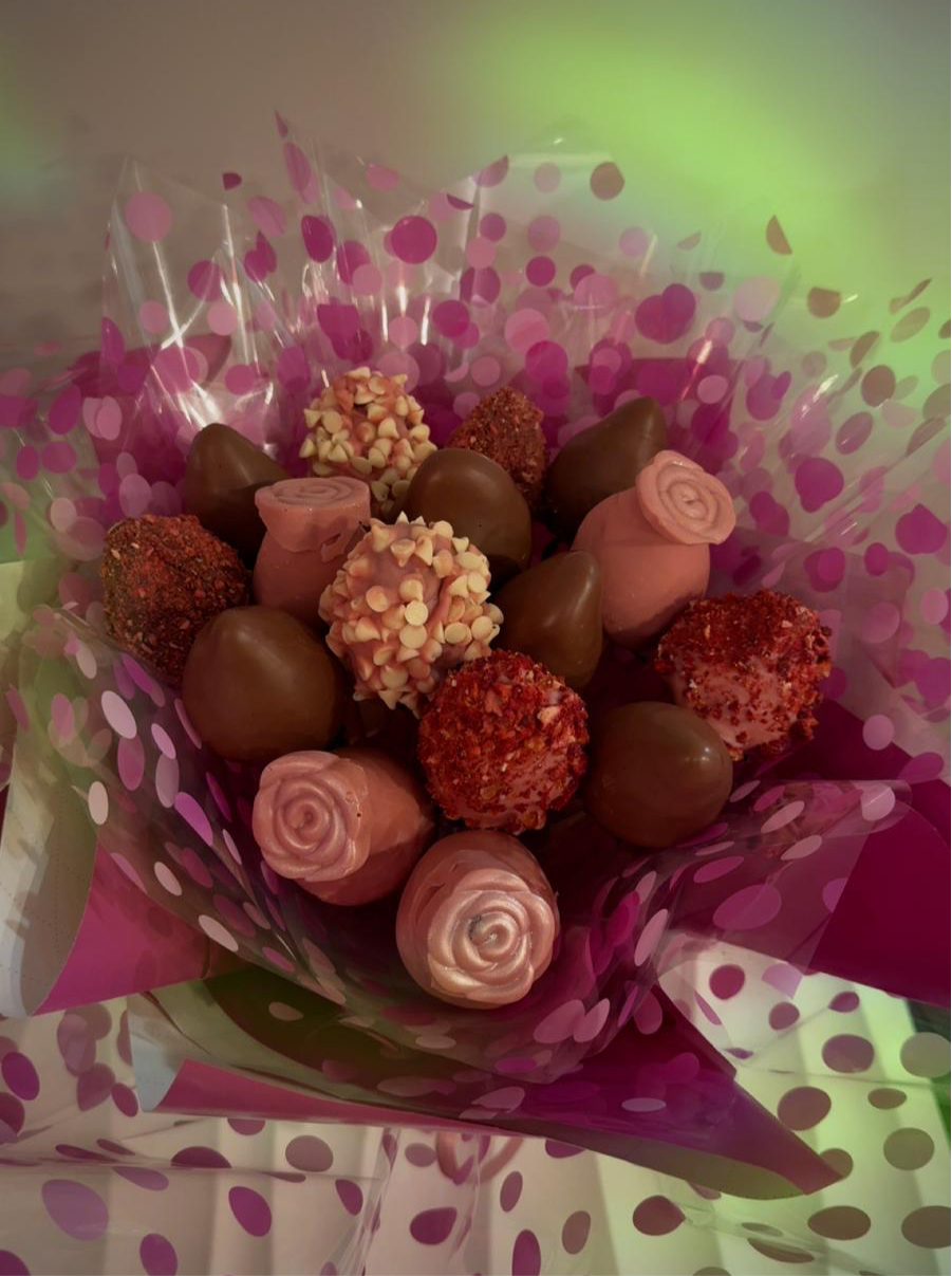 Chocolate-Covered Strawberry Rose Bouquet